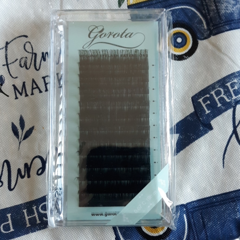 Volume eyelashes extenions